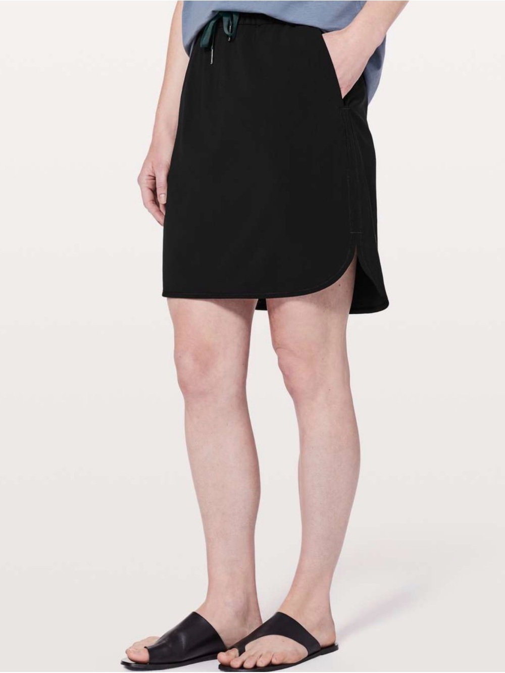 Lululemon On The Fly Skirt *21"
Black